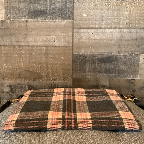 Plaid Crossbody - Picture 5 of 16